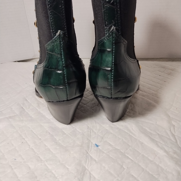 Vince camuto ankle norley boots. Green/black (nwot) - Picture 3 of 8